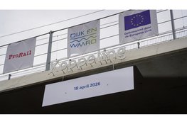 Drukbezochte opening spooronderdoorgang ‘Koppeling’ in Dijk en Waard