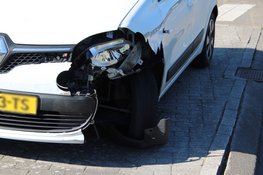 Schade na botsing op kruising in Heerhugowaard