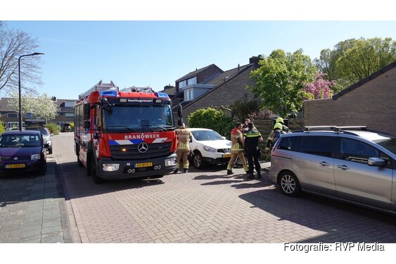 Bewoner blust eigenhandig brandje in schuur