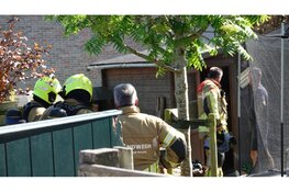 Bewoner blust eigenhandig brandje in schuur