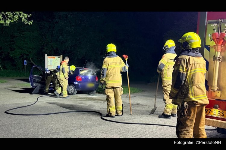 Auto door brand verwoest in Noord-Scharwoude