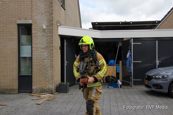 Brand in woning Heerhugowaard, brandweer verricht sloopwerkzaamheden