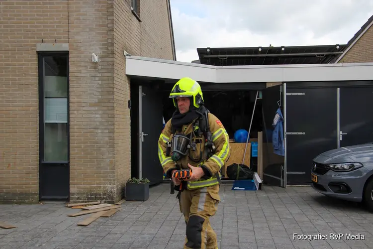 Brand in woning Heerhugowaard, brandweer verricht sloopwerkzaamheden
