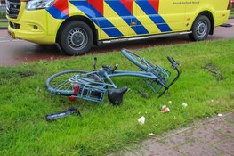 Fietster zwaargewond na aanrijding met auto in Heerhugowaard