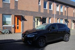Auto beschadigd na explosie in Heerhugowaard