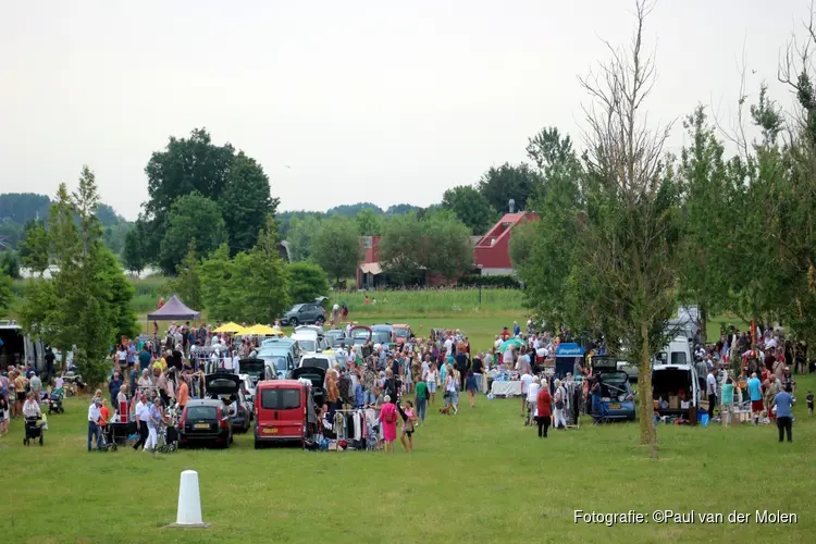 Gezellig snuffelen op de Kofferbakmarkt in Heerhugowaard