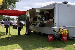 Van zolderopruiming tot verzamelobject op de kofferbakmarkt Strand van Luna