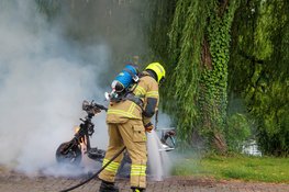 Scooter volledig uitgebrand aan de Vosmaerlaan in Heerhugowaard