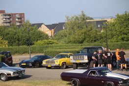Night Cruise Heerhugowaard: Gelijkgestemden treffen elkaar bij car-meeting Strand van Luna