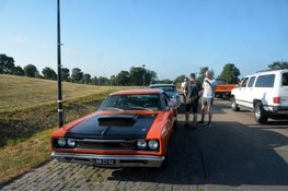 Night Cruise Heerhugowaard: Gelijkgestemden treffen elkaar bij car-meeting Strand van Luna