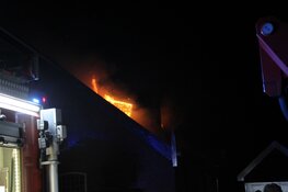 Uitslaande brand in historisch pand met huisartsenpost in Zuid-Scharwoude