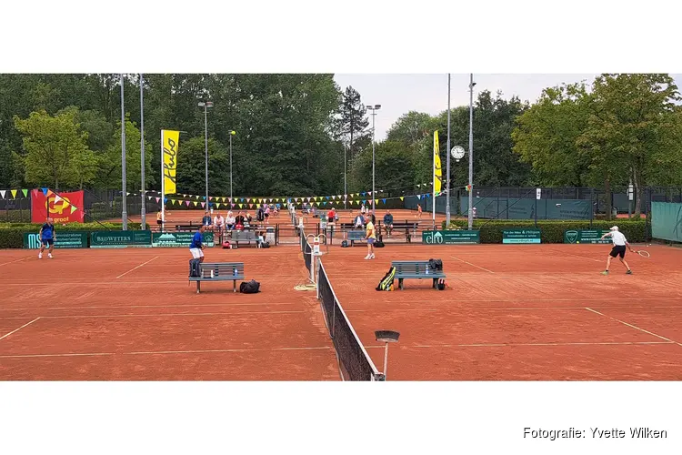 Nieuw jasje voor vertrouwd tennistoernooi: ELRO wordt Oostertocht Open