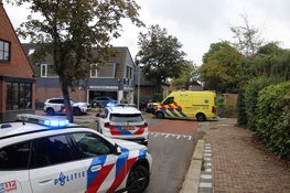 Ambulance zwaar beschadigd na ongeval met personenauto