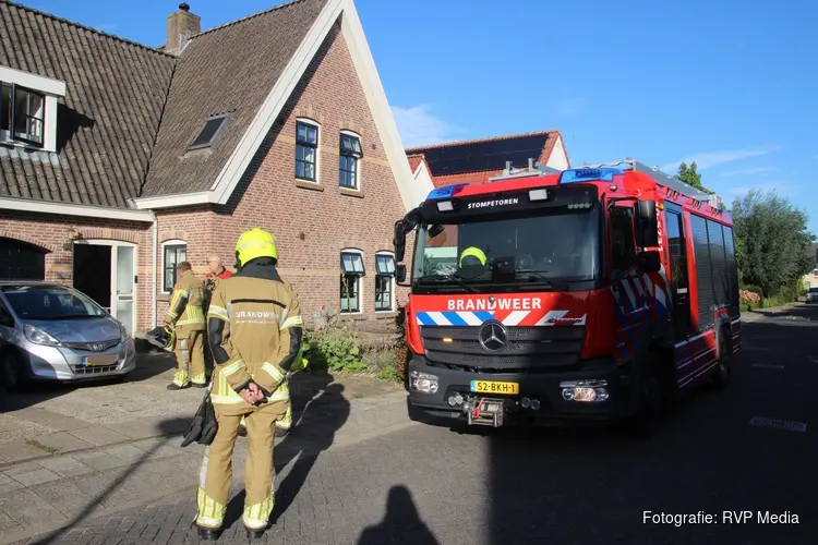 Woning in Heerhugowaard ontruimd na vreemde lucht, brandweer doet onderzoek