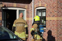 Woning in Heerhugowaard ontruimd na vreemde lucht, brandweer doet onderzoek