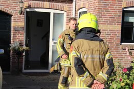 Woning in Heerhugowaard ontruimd na vreemde lucht, brandweer doet onderzoek