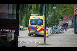 Jongen bekneld geraakt bij trap in appartementencomplex
