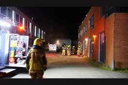 Grote brand uitgebroken in bedrijfspand Oudkarspel