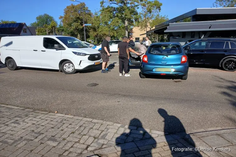 Drie auto's betrokken bij botsing op Erasmuslaan in Heerhugowaard