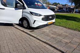 Drie auto's betrokken bij botsing op Erasmuslaan in Heerhugowaard