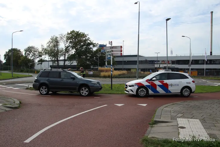 Fietser naar ziekenhuis na aanrijding op rotonde Westelijke Randweg in Broek op Langedijk