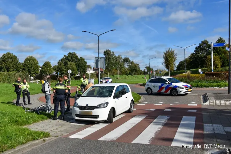 Jongen op fiets gewond bij aanrijding op rotonde in Heerhugowaard
