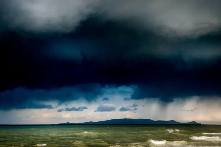Zeewind, regen en het schilderwerk van je huis