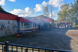 Bankje verwoest door brand op schoolplein in Heerhugowaard