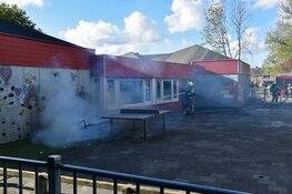 Bankje verwoest door brand op schoolplein in Heerhugowaard