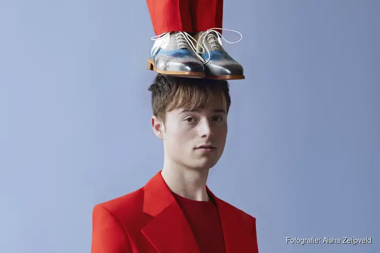 Winnaar Victoriefonds Cultuurprijs 2026 en AKF Sonneveldprijs brengt nieuw muzikaal cabaret naar Cool kunst en cultuur
